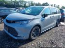 Toyota Sienna Woodland Edition Image 3