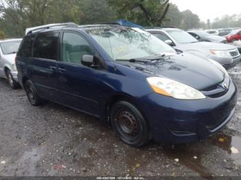  Salvage Toyota Sienna