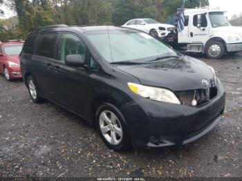  Salvage Toyota Sienna