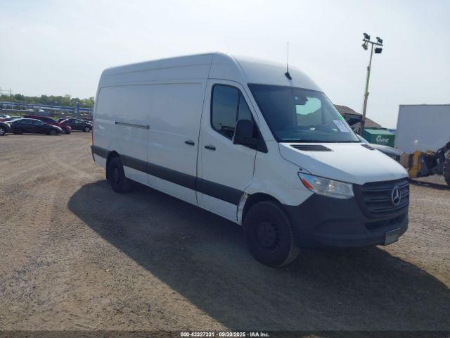  Salvage Mercedes-Benz Sprinter 2500