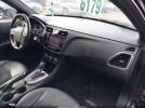 Chrysler 200 Limited Image 2