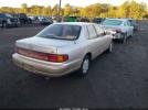 Toyota Camry Le Image 2