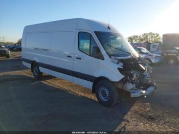  Salvage Mercedes-Benz Sprinter 2500