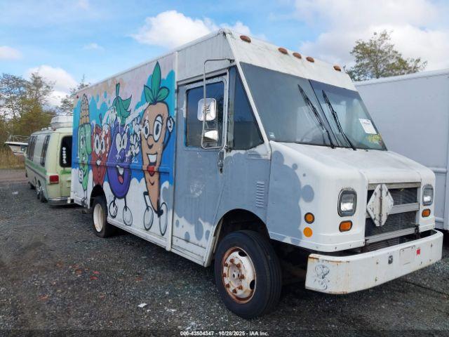  Salvage Freightliner Chassis