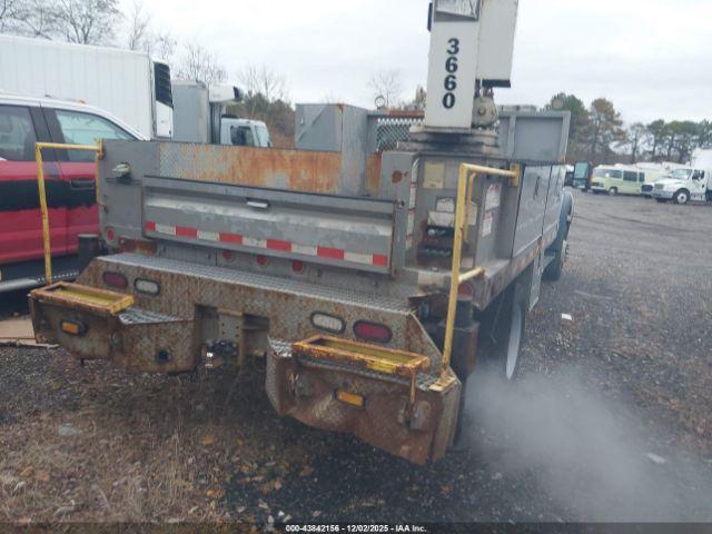 Ford F-550 Xl Image 2