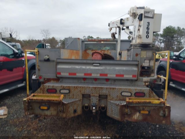 Ford F-550 Xl Image 16