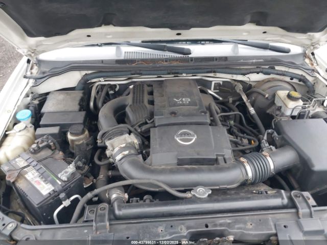 Nissan Pathfinder S Image 7