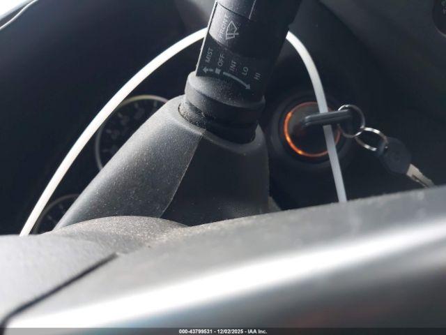 Nissan Pathfinder S Image 10