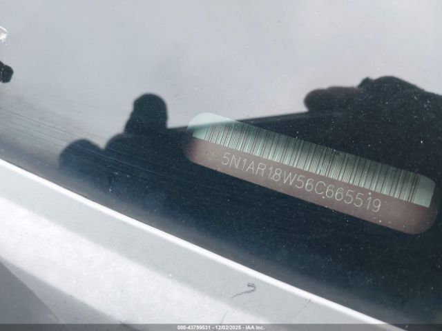 Nissan Pathfinder S Image 12