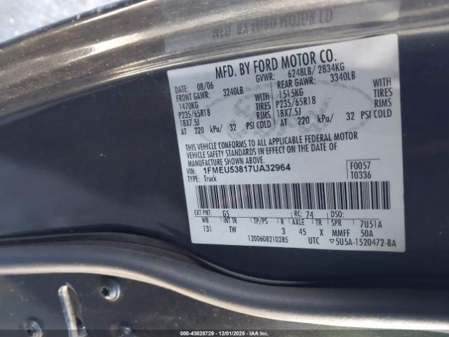 Ford Explorer Limited Image 7