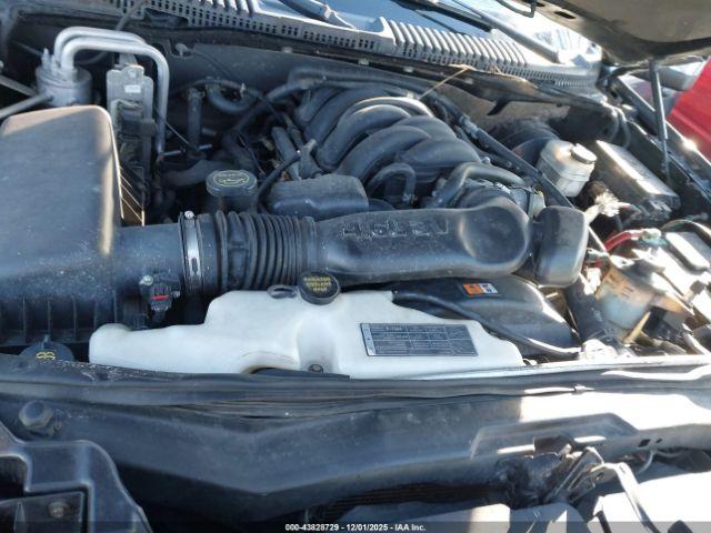 Ford Explorer Limited Image 10