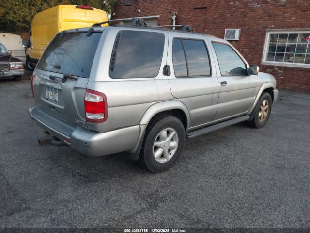 Nissan Pathfinder Le Image 2