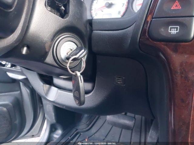 Nissan Pathfinder Le Image 8