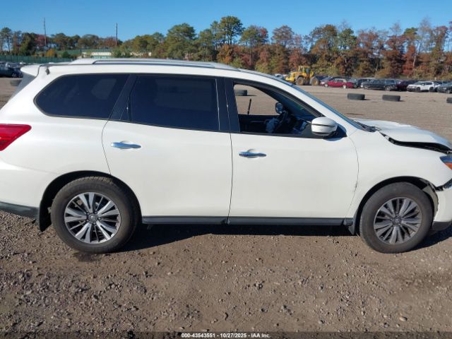 Nissan Pathfinder Sv Image 4