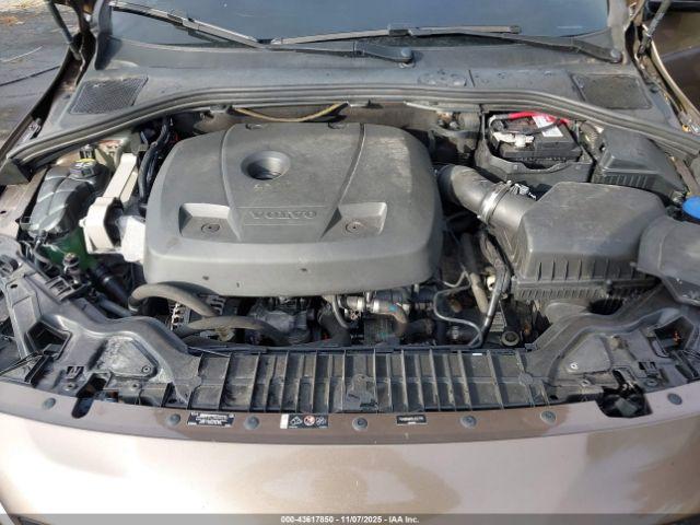 Volvo V60 Cross Country T5 Image 12