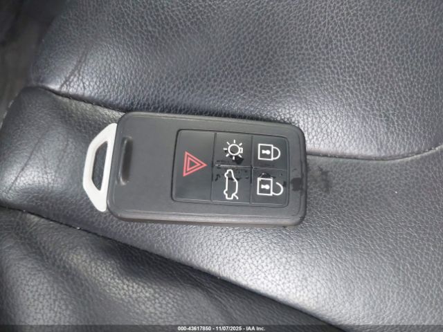 Volvo V60 Cross Country T5 Image 9