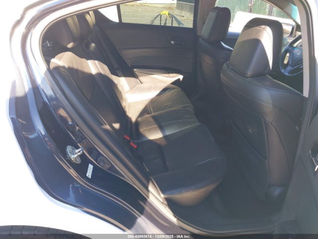 Acura ILX 2.0l Image 10