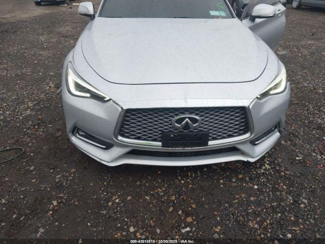 INFINITI Q60 3.0t Luxe Image 9