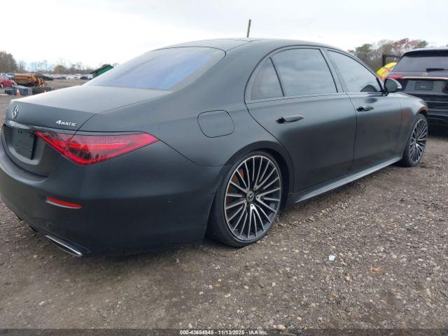 Mercedes-Benz S-Class 4matic Image 9