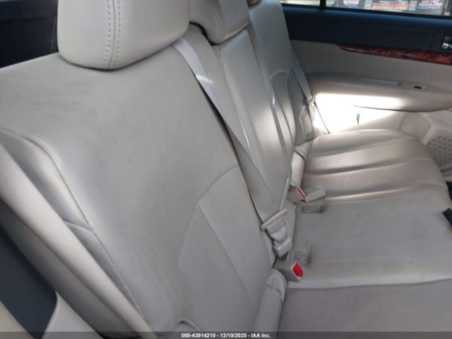 Subaru Outback 2.5i Limited Image 7