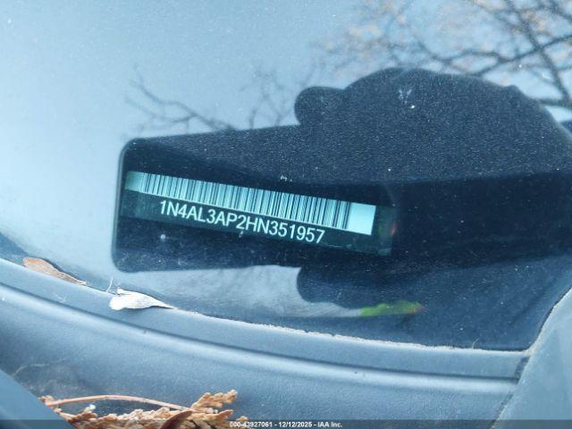 Nissan Altima 2.5 S Image 10