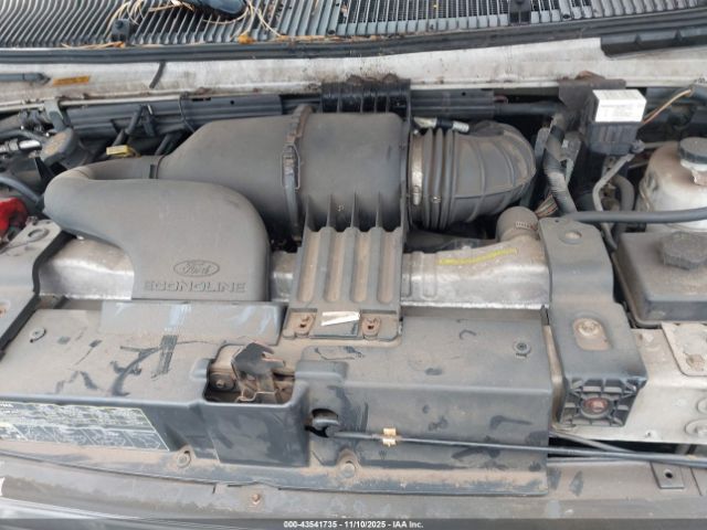 Ford E-450 Image 14
