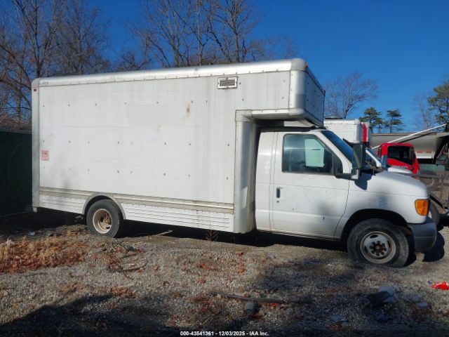Ford E-450 Image 8