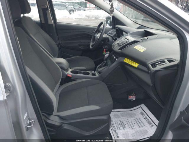 Ford Escape S Image 3