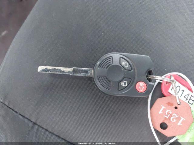 Ford Escape S Image 9