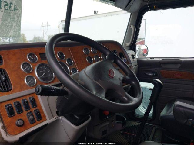 Peterbilt 379 Image 3