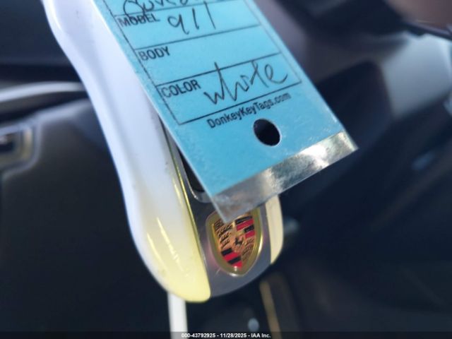 Porsche 911 Image 12