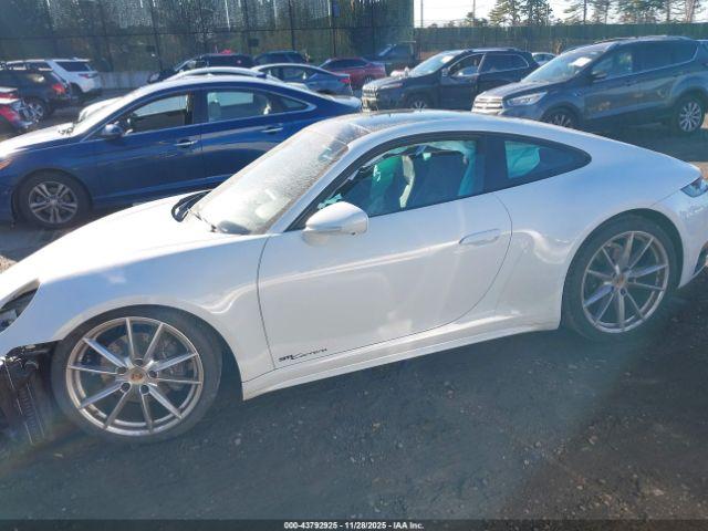 Porsche 911 Image 13