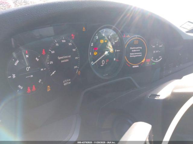 Porsche 911 Image 17