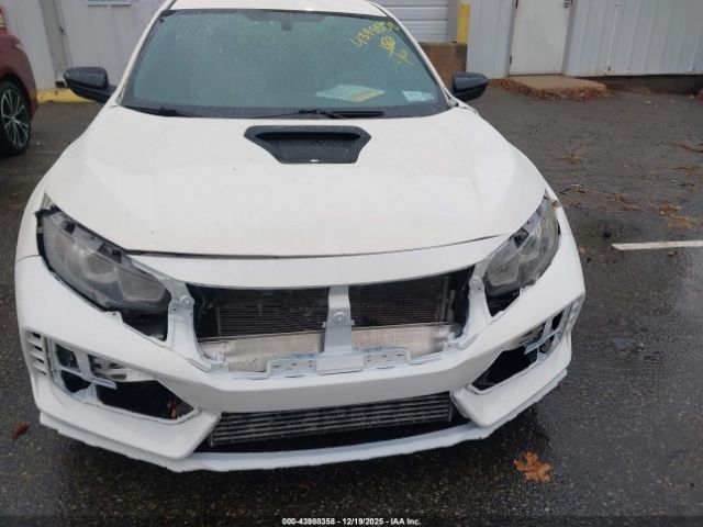 Honda Civic Touring Image 2