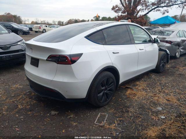 Tesla Model Y Image 15