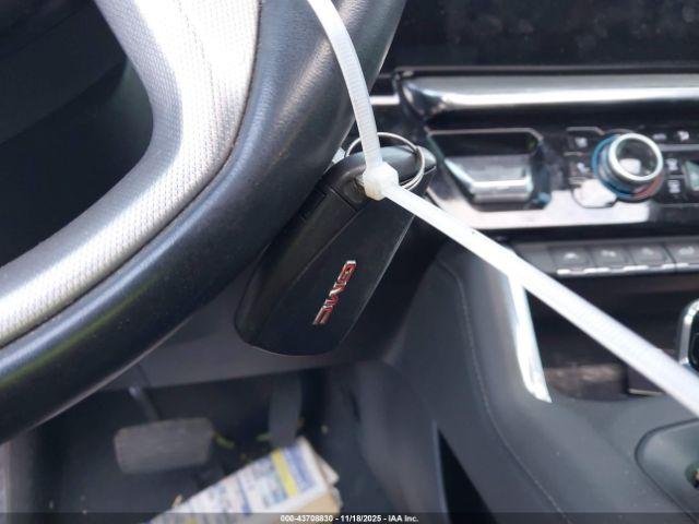 GMC Sierra 1500 4wd  Short Box Denali Image 7