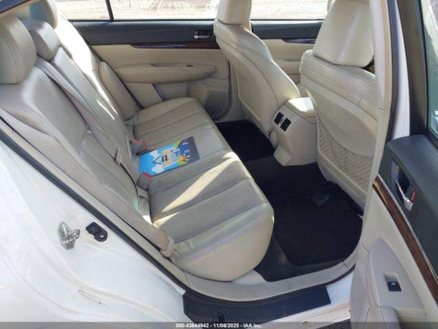 Subaru Legacy 2.5i Limited Image 4