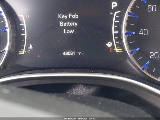 Chrysler Pacifica Touring L Image 7