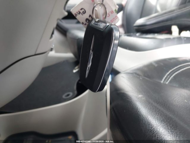 Chrysler Pacifica Touring L Image 12