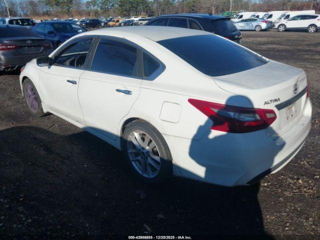 Nissan Altima 2.5 S Image 10