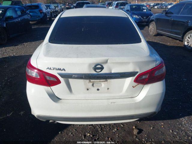 Nissan Altima 2.5 S Image 2