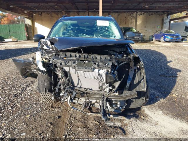 Ford Explorer Active Image 7