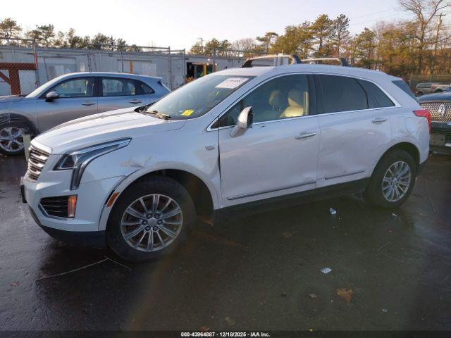 Cadillac XT5 Luxury Image 2