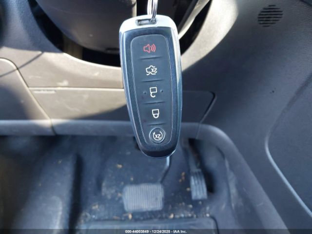 Ford Escape Titanium Image 10