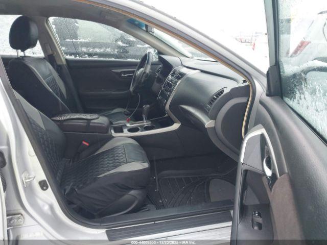 Nissan Altima 2.5 S Image 9