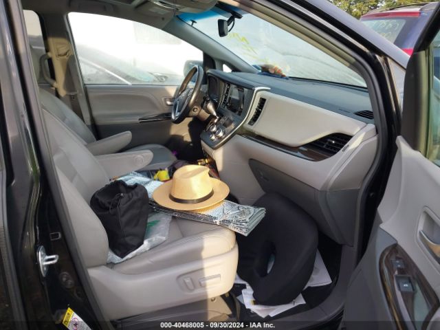 Toyota Sienna Xle 8 Passenger Image 12