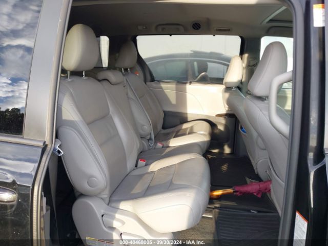 Toyota Sienna Xle 8 Passenger Image 5