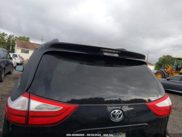 Toyota Sienna Xle 8 Passenger Image 17