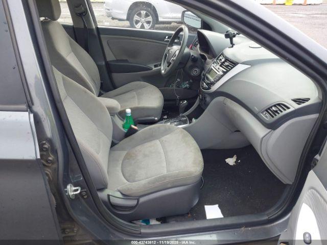 Hyundai ACCENT Gls Image 4