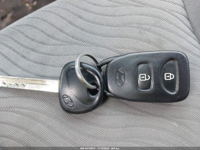 Hyundai ACCENT Gls Image 9